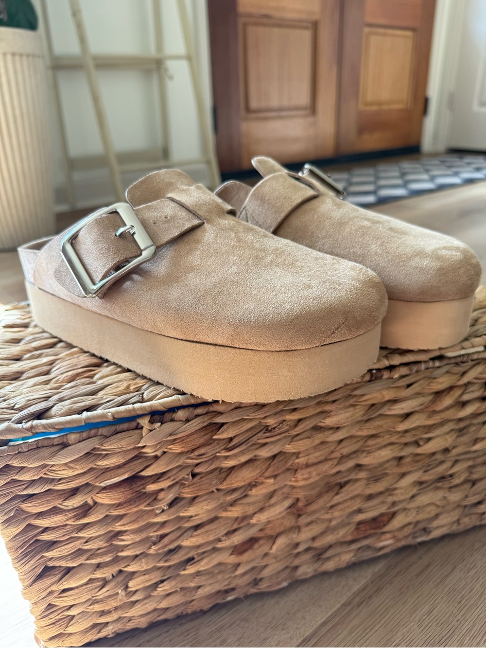 Madden Girl Prim taupe platform clogs in excellent condition worn only twice.